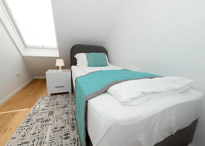 Rhs Apartments *