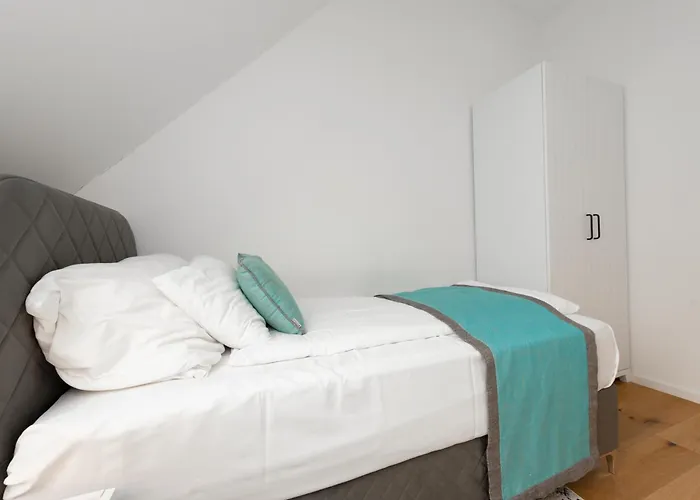 Rhs Apartments *
